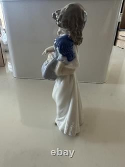 Lladro Nao figurine 1107 We're Sleepy Girl withRagdoll in Original Box