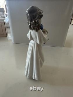 Lladro Nao figurine 1107 We're Sleepy Girl withRagdoll in Original Box
