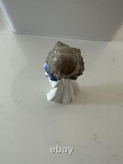 Lladro Nao figurine 1107 We're Sleepy Girl withRagdoll in Original Box