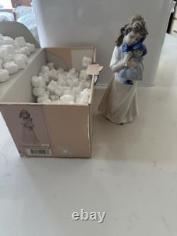 Lladro Nao figurine 1107 We're Sleepy Girl withRagdoll in Original Box