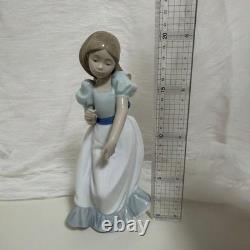 Lladró Nao figurine, interior decoration, ceramic girl