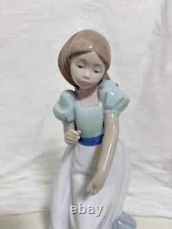 Lladró Nao figurine, interior decoration, ceramic girl
