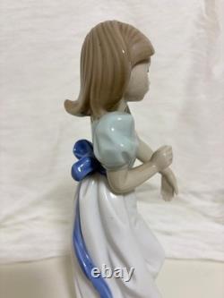 Lladró Nao figurine, interior decoration, ceramic girl