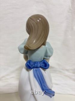 Lladró Nao figurine, interior decoration, ceramic girl