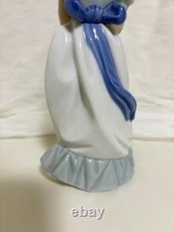 Lladró Nao figurine, interior decoration, ceramic girl