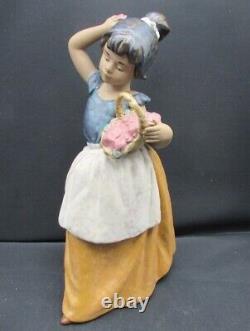 Lladro Nao statue figurine figure girl with flower basket gres finish excellent