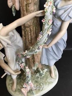 Lladro Nymph Lamp. 1607. 18 tall. Working order
