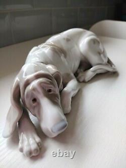 Lladro Old Dog, 1067. Retired, Lovely Condition, Approx 9.5 Length