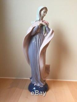 Lladro Our Lady With Flowers Virgen Con Ramo 05171 Holy Virgin Mary