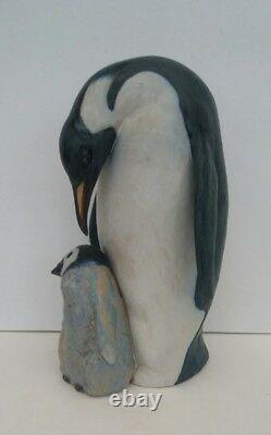 Lladro Penguin Love figurine