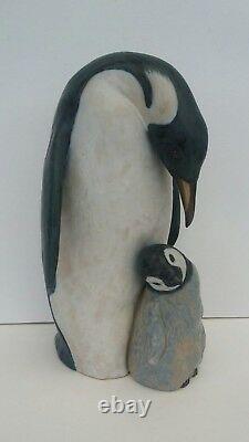 Lladro Penguin Love figurine