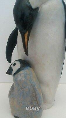 Lladro Penguin Love figurine