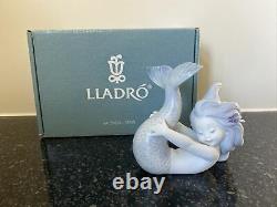 Lladro Playing at Sea Figurine Boxed 01018111