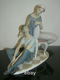 Lladro Porcelain #4992 Ballet Dancers Resting Man Woman On Chair Large Piece