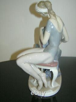 Lladro Porcelain #4992 Ballet Dancers Resting Man Woman On Chair Large Piece