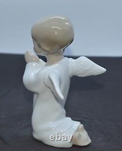 Lladro Porcelain Figurine Angel Praying 01004538 Was £125.00 Now £106.00