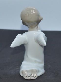 Lladro Porcelain Figurine Angel Praying 01004538 Was £125.00 Now £106.00