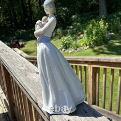 Lladro Porcelain Figurine From Nao The Light Of My Life 15 Tall Glossy Mint
