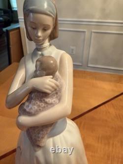 Lladro Porcelain Figurine From Nao The Light Of My Life 15 Tall Glossy Mint