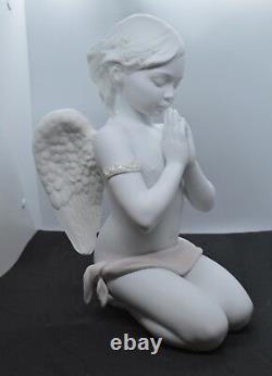 Lladro Porcelain Figurine Heavenly Prayer 1009291