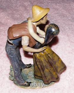 Lladro Porcelain Figurine KISSING THE FATHER #2114, Boxed