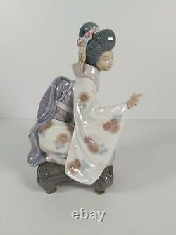 Lladro Porcelain Figurine Kiyoko Model No. 1450, Appr. 17.5cm Tall