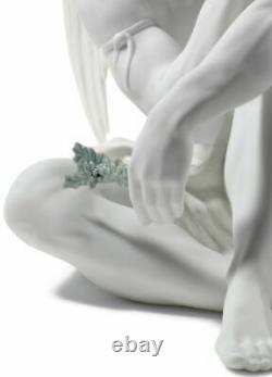 Lladro Porcelain Figurine Protective Angel 01008539 Was £820 Now £695.00