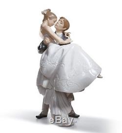 Lladro Porcelain Figurine The Happiest Day 01008029