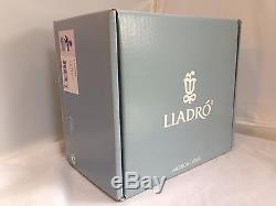 Lladro Porcelain Figurine The Mother 1008404