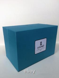 Lladro Porcelain Figurine Thinking Of My Debut Was £245 Now £208.00