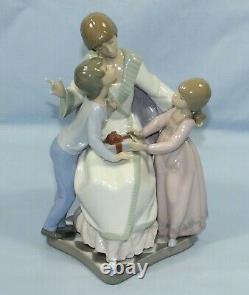 Lladro Porcelain Mother & Children Family Figurine Group Mothers Day