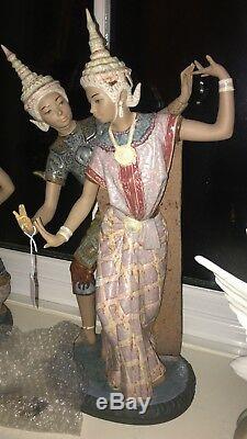 Lladro Porcelain Thai Dancing Girl Kneeling #2069