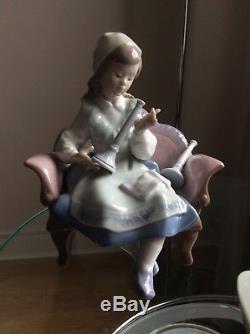 Lladro Preparing for the Sabbath RARE 6183 retired Figurine Young Girl in Chair