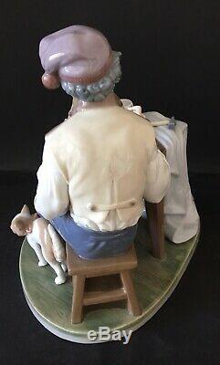 Lladro Puppet Painter. 5396. Giuseppe painting Pinocchio