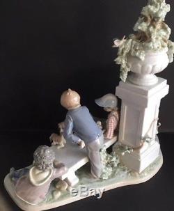 Lladro Puppy Dog Tails. 5539. Retired 2004. Huge piece 16.25'' wide. With Base