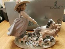 Lladro Puppy Parade. 6784. Girl with puppies. Privilege Piece. New in box
