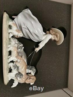 Lladro Puppy Parade. 6784. Girl with puppies. Privilege Piece. New in box
