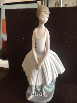 Lladro Rare Daisa Nao Standing Ballerina With Bench