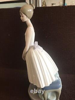 Lladro Rare Daisa Nao Standing Ballerina With Bench