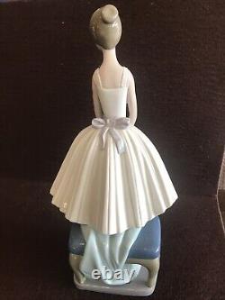 Lladro Rare Daisa Nao Standing Ballerina With Bench