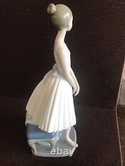 Lladro Rare Daisa Nao Standing Ballerina With Bench