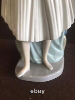 Lladro Rare Daisa Nao Standing Ballerina With Bench