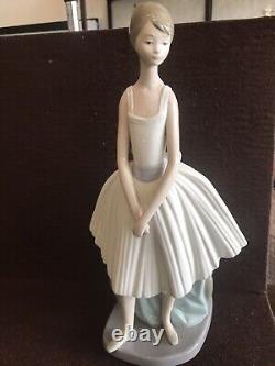 Lladro Rare Daisa Nao Standing Ballerina With Bench