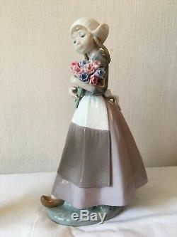 Lladro Rare Dutch Girl Ingrid with Flowers Porcelain Figurine