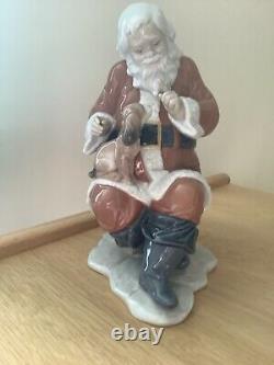 Lladro Santas Magical Workshop (Santa Claus) 6890 Excellent Condition (Used)