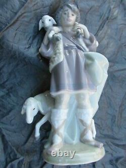 Lladro Shepherd Boy 5485 Nativity Scene Figurine 8.5 tall, 4.5 wide, 3 dee
