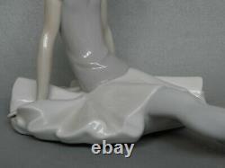 Lladro Sitting Dreamer Ballerina Figure Phyllis 1356