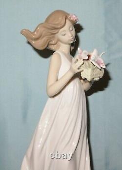 Lladro Spain Butterfly Treasures #6777 Figurine 12.5 Retired No Box Mint