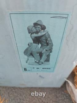 Lladro Spain Figure 4888 The Kiss Original Box