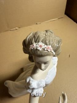 Lladro Spain Figure #6687 Sweet Sixteen Collectable Figure LOOKS Great No Box